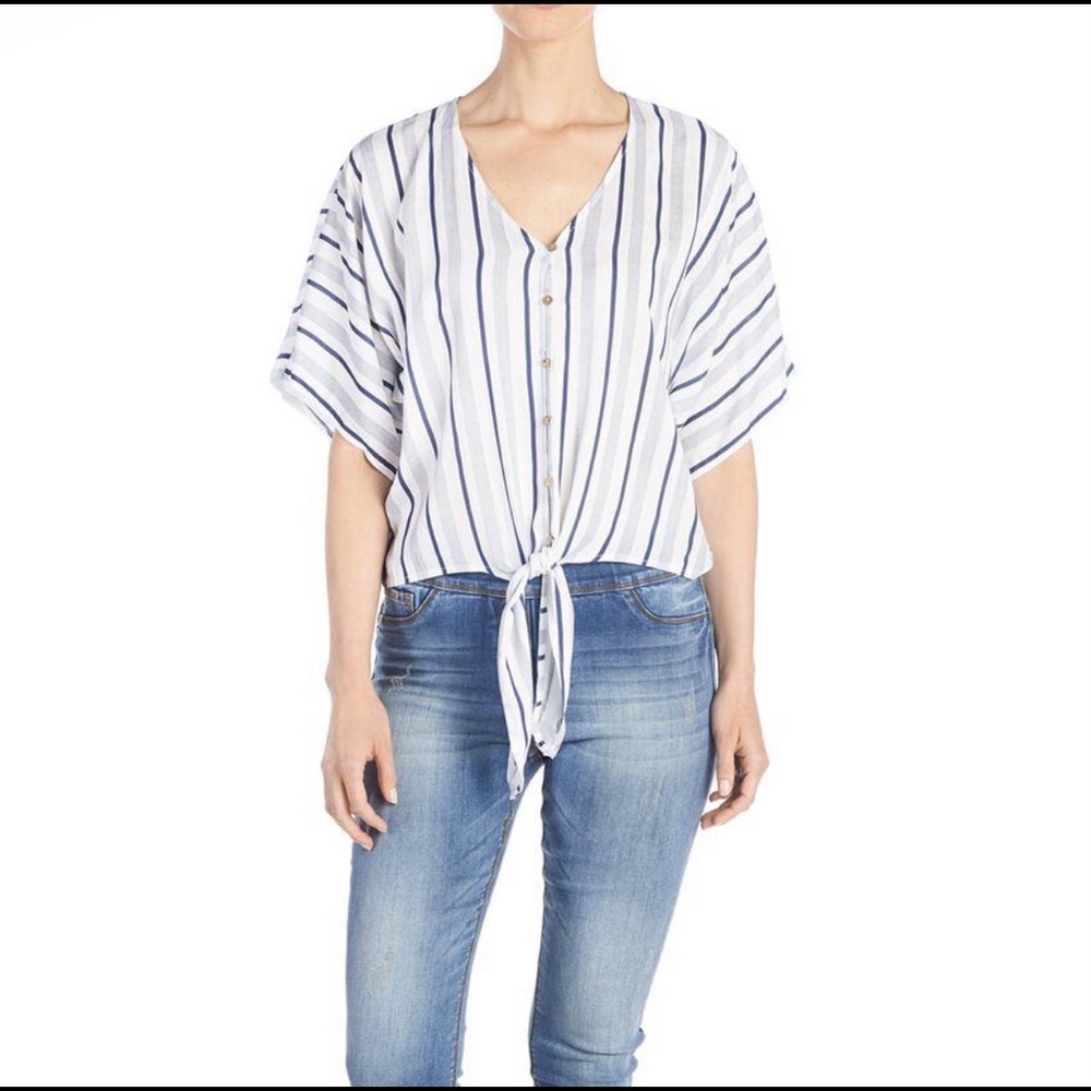NWT Coco + Carmen Tie Front Top